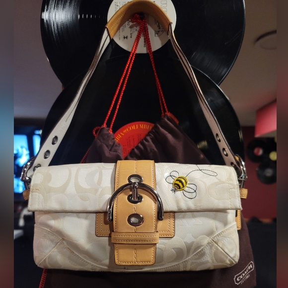 Vintage Coach Bumble Bee with Trim and Buckle Flap - Picture 2 of 8